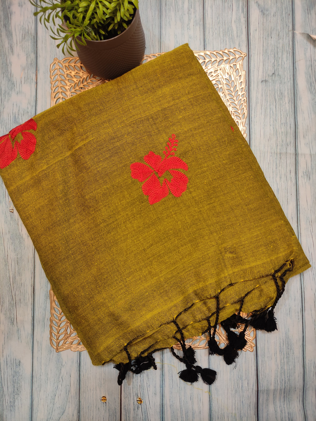Hibiscus khadi HK30