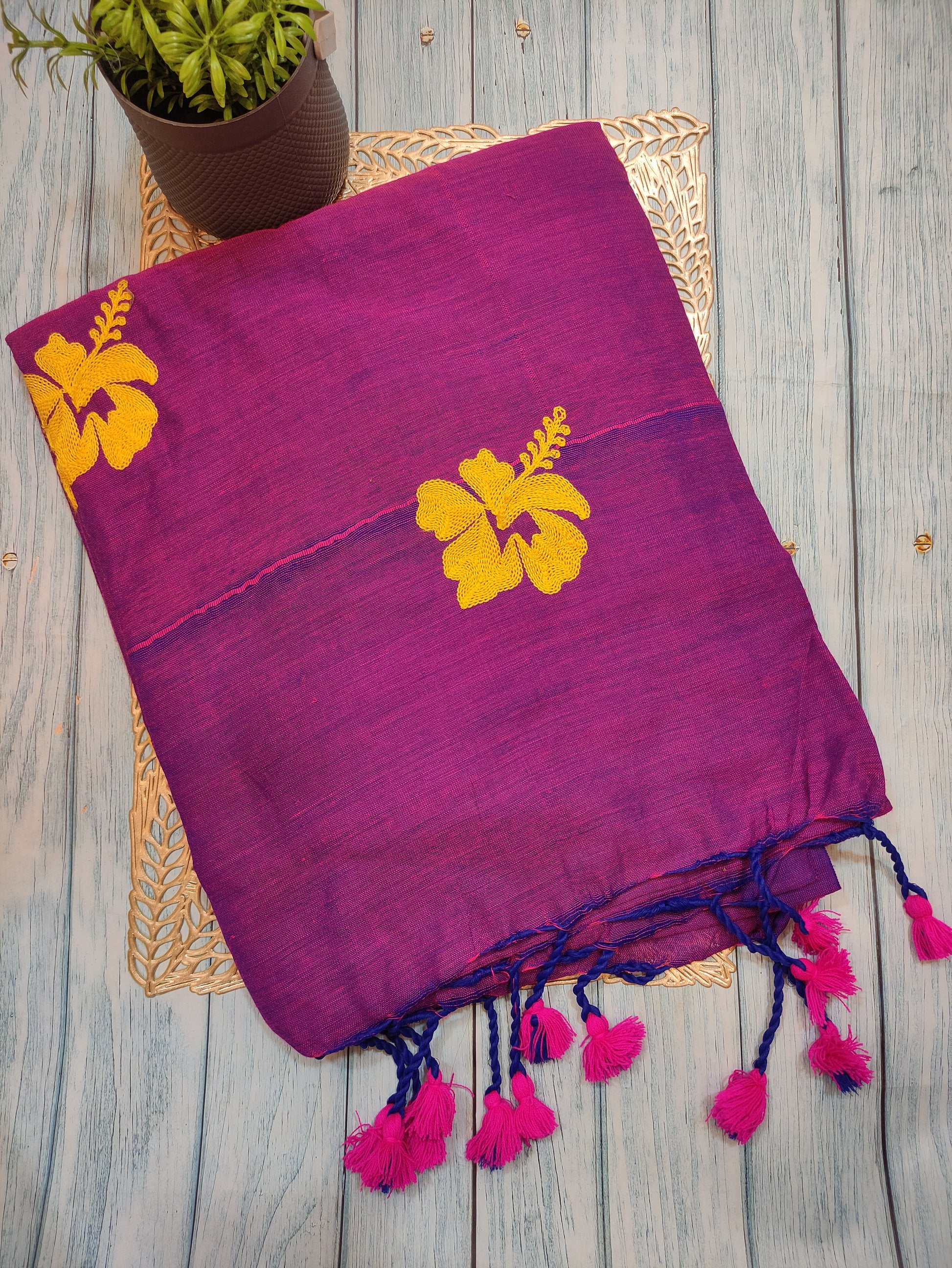 Hibiscus khadi HK42